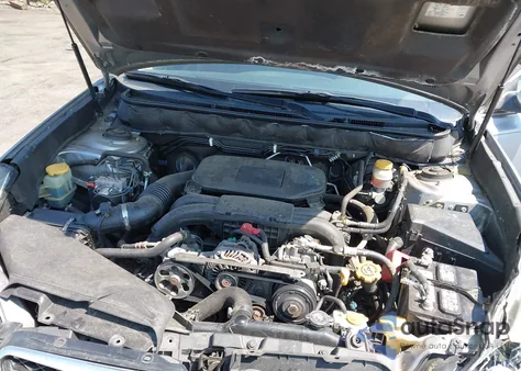 2010 Subaru Legacy 2.5I Premium из США, поврежденный, VIN 4S3BMCG67A3211916